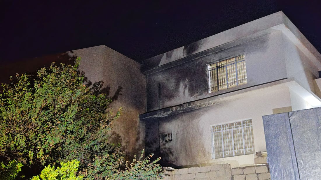 لە ئاسماندا تەقێنرایەوە و پارچەکانی بەر ماڵێک کەوت