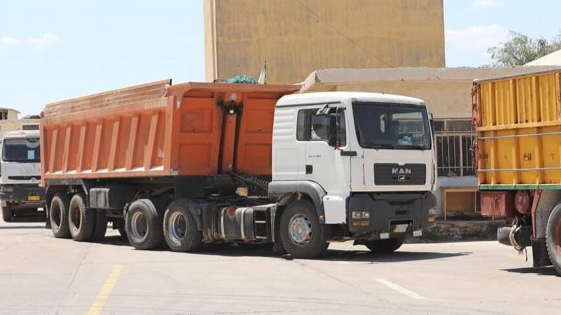 ضبط 3 شاحنات تحمل 65 طناً من الحنطة ممنوعة التداول