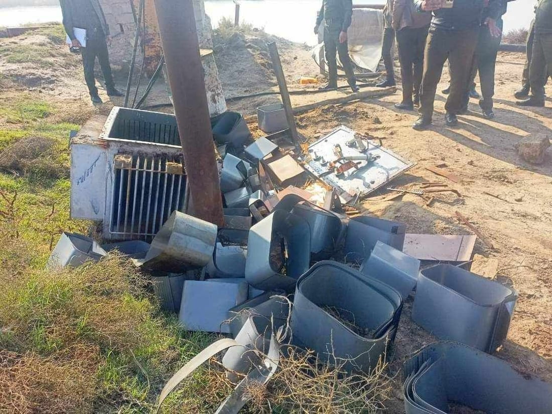 صور من المثنى: مجهولون يسرقون محتويات محولة كهرباء.. والقائمقام يطلب مساعدة السكان