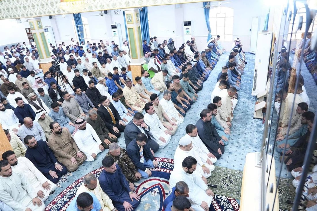 الوحيد الذي فتح بابه للمصلين في الأنبار.. صور من صلاة العيد بجامع الكرمة الكبير