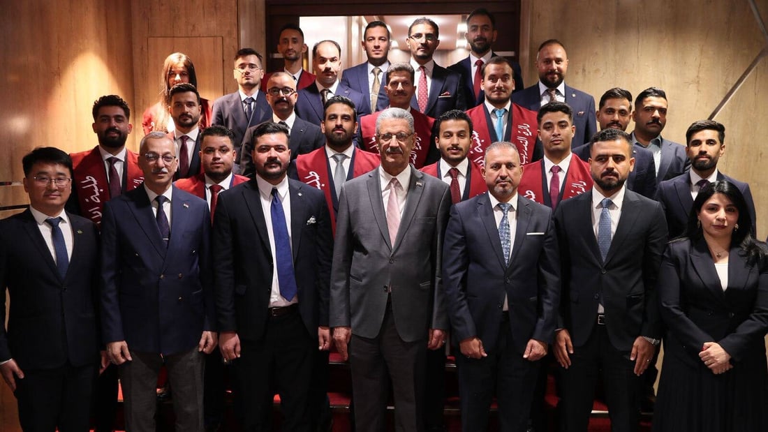 من الجامعات الصينية إلى الحقول العراقية.. النفط تحتفي بخريجي الدفعة الأولى