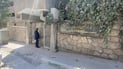 صور: وزير الخارجية الإيراني يتفقد مكتب الوزارة الذي استهدفته إسرائيل