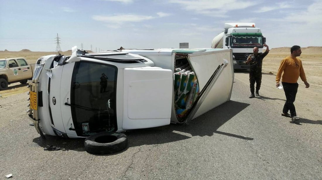 الاجتياز الخاطئ ليس “شطارة”.. حادث ثلاثي عنيف على طريق هيت – حديثة