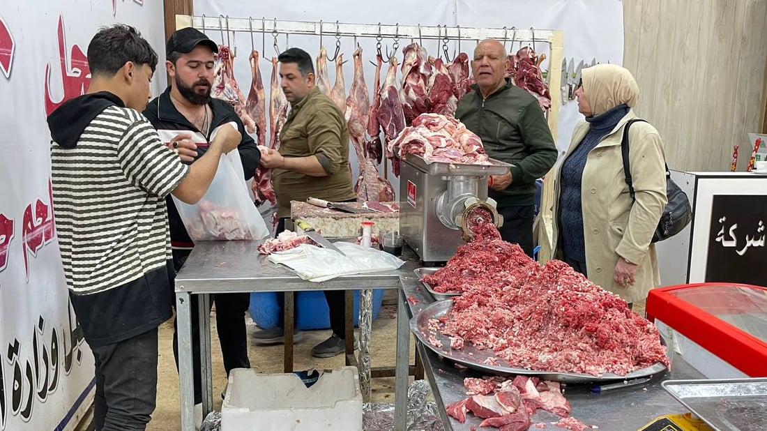 بغداد لا تصدق.. لحوم الحكومة أرخص من السوق بكثير تزامناً مع ارتفاع الأسعار (صور)