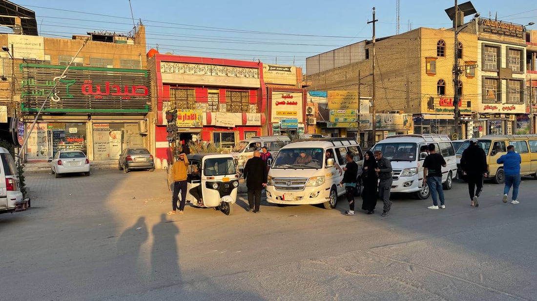 صور: مجهولون يجمعون الأموال في كراج عشوائي على طريق سوق مريدي وبلدية الصدر تتوعد