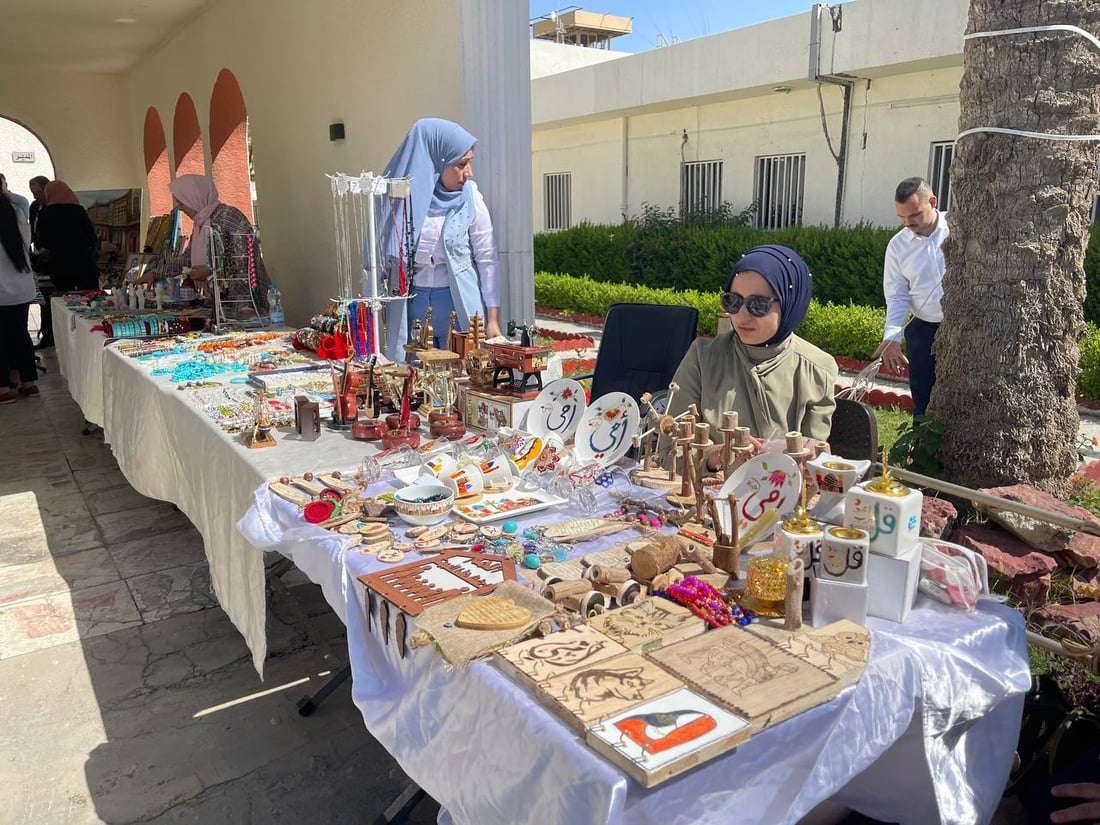 بالموناليزا وأم كلثوم.. الدفاع تفتتح بازاراً خيرياً في مقر التوجيه المعنوي (صور)