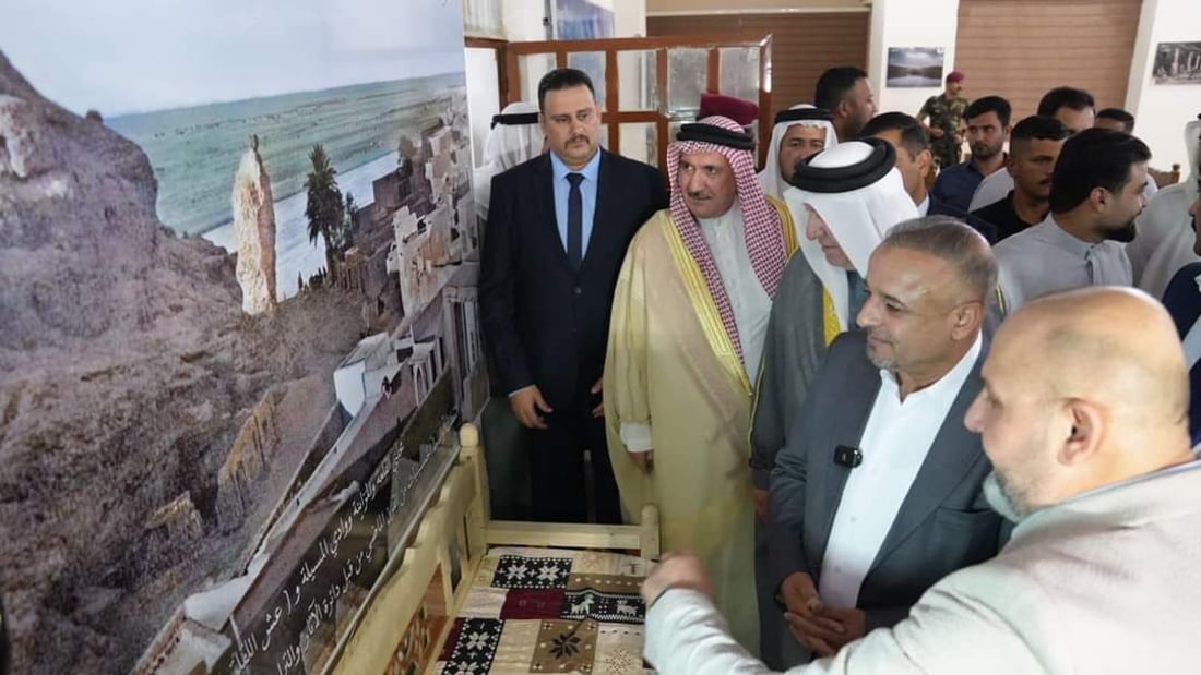 صور ليلية: المحافظ يفتتح مقهى يجمع “شياب تكريت”