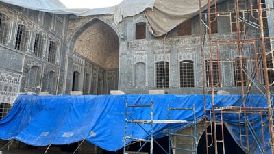 الموصل: إعادة العمل في “بيت التتنجي” التراثي.. ونقش الحجر بأياد محلية