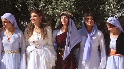 فيديو: الإيزيديون طبخوا الطعام لزوار “شي شمس” ورقصوا وتذكروا المسبيات