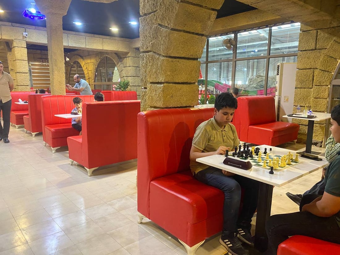 صور: الناصرية تستثمر اجازة العيد لاكتشاف مواهب الشطرنج لدى البنات والأولاد