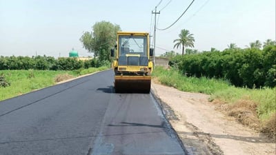 صور: التبليط يفترش طريقاً حيوياً في ريف واسط.. يخدم مفاقس بيض وبحيرات أسماك