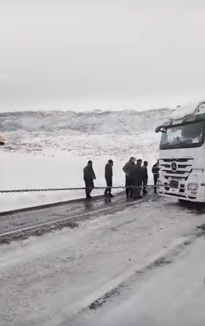 “سەرجەم رێگاکانی پارێزگای هەولێر بەستوویانە”