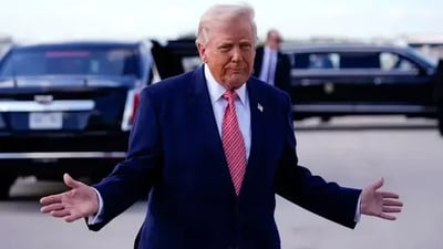 ترامب: إيران أبلغتنا بانهيارها وطلبت منا فتح الحصار