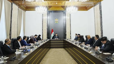 السوداني يوجه بإيجاد نافذة لتجاوز التأخير في دوائر الدولة ومعالجة المعوّقات