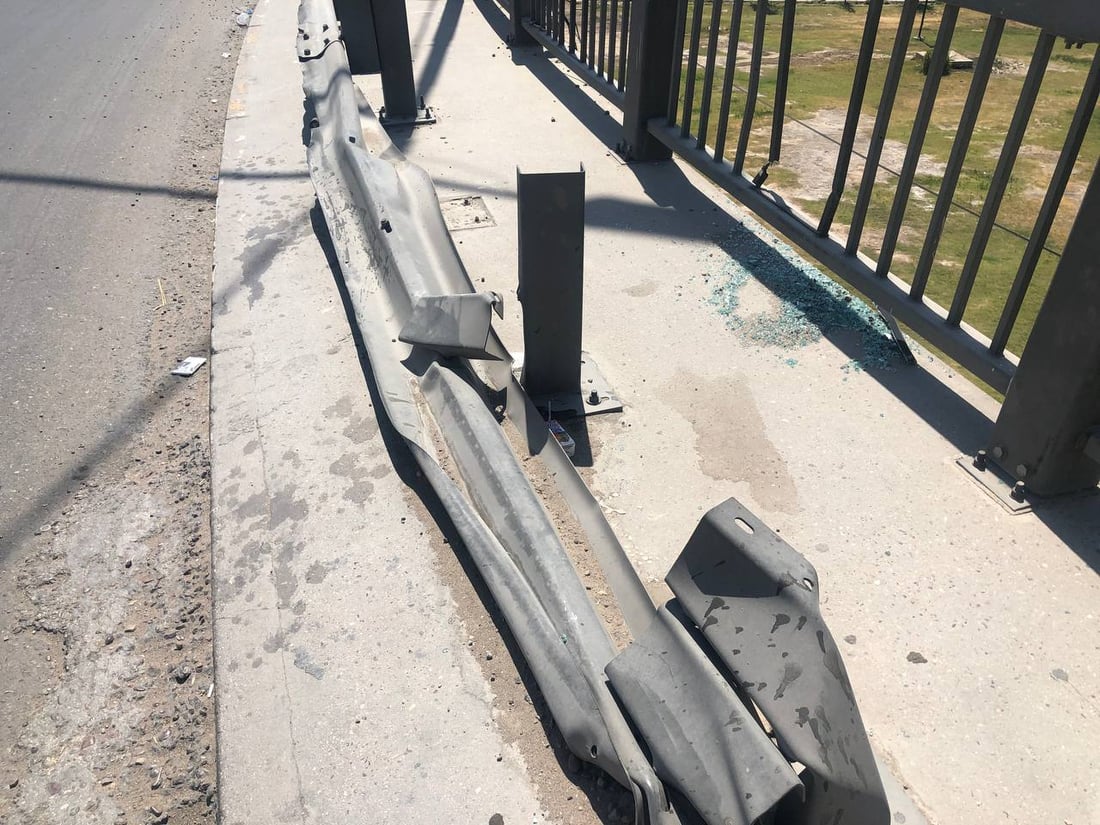 صور: “جسر بغداد” قد يشلّ الخط السريع.. لا تبليط ولا أسيجة منذ سنوات!