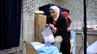 أشهر تاجرة “SHEIN” وصديقة بنات الكوت.. حنين السورية لهجتها “سوراقية”