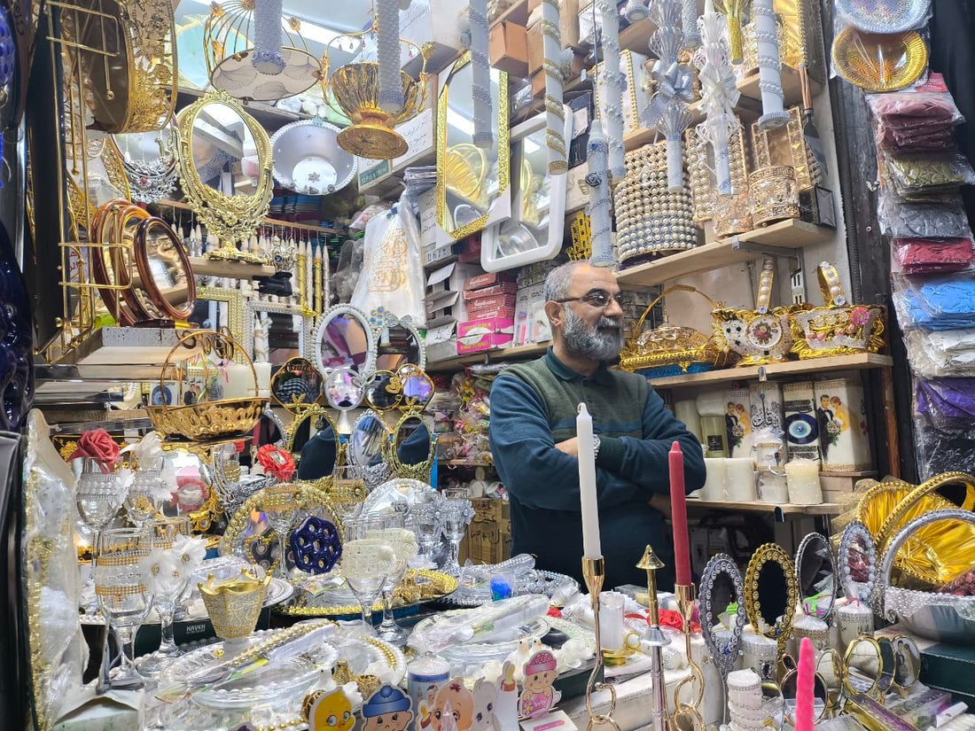 “صينية العروس دليل شطارتها”.. جاء شعبان وامتلأ سوق الحلة بلوازم الفرح (صور)
