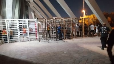 المئات من جمهور الزوراء والجوية يغادرون ملعب الشعب: التذاكر ارتفعت إلى 35 الفاً