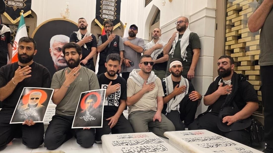 صور: جرحى “البيجر” يزورون قبر أبو مهدي المهندس في النجف