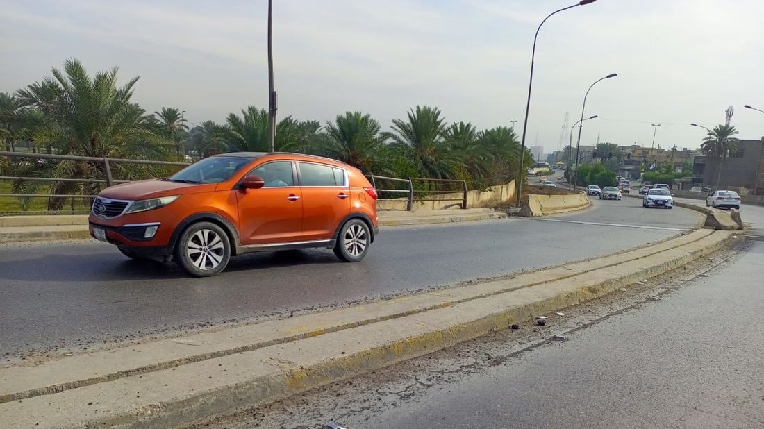 انتظرنا 60 يوماً من أجل هذا؟!.. صدمة للمارة على جسر السفارات في بغداد (صور)