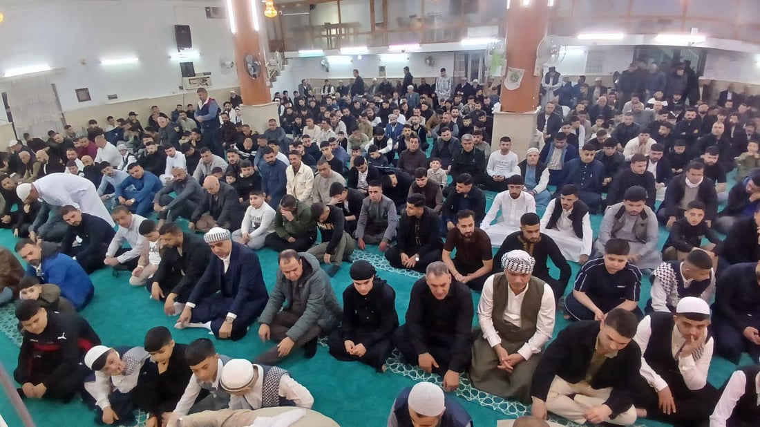 أهالي آلتون كوبري يؤدون صلاة العيد بالأزياء التركمانية التقليدية (فيديو+صور)