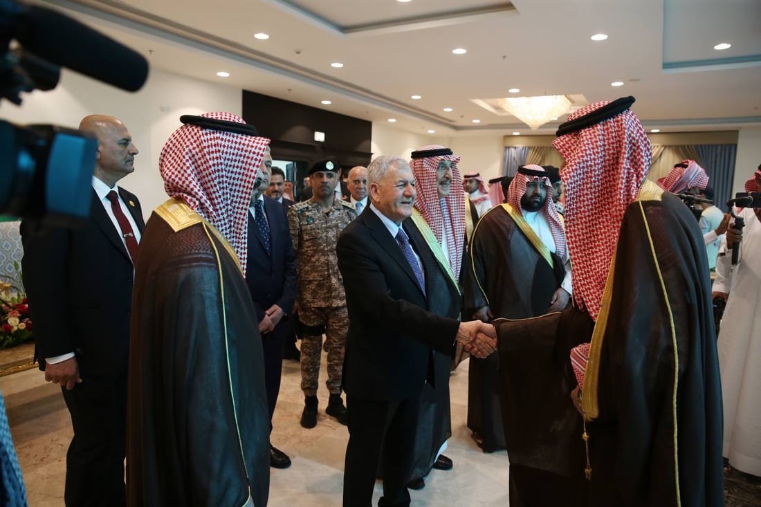 أمير سعودي يفاجئ رئيس الجمهورية بتقرير كتبه رشيد عندما كان يعمل في جازان (صور)