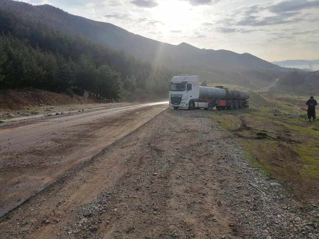 لە هەورازە سەختەکەی پێنجوێن رۆن رژاوە