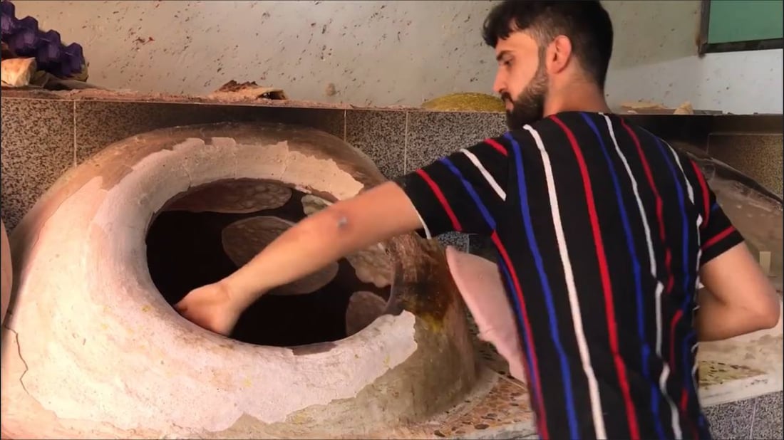 أقدم خباز في مندلي: عاصرت الأغوات والأفندية والطبطبائي وبيت النقيب (صور)