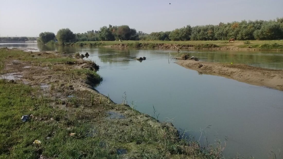 هذه الصور تخيف أهالي آلتون كوبري.. يمكن عبور نهر الزاب مشياً!