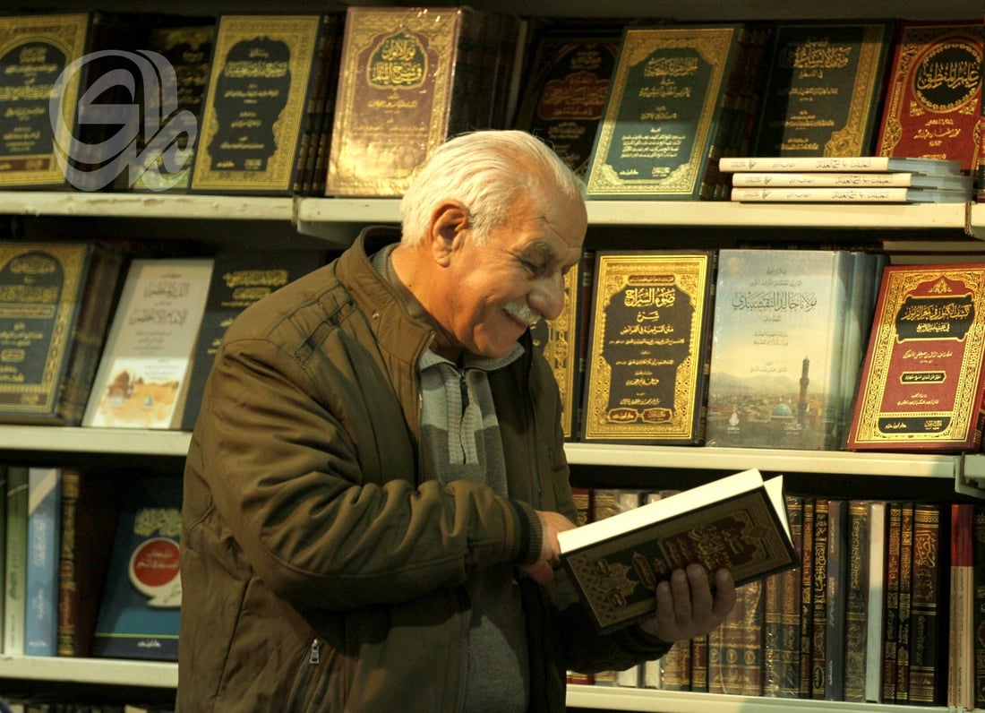 جولة لطلبة المدارس.. صور من اليوم الرابع لمعرض بغداد الدولي للكتاب