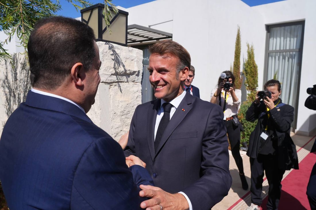 صور: ماكرون يستقبل السوداني بحرارة في شرم الشيخ