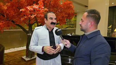 هەموو دنیا لە بەزمی خۆی بکەوێت، عەزیز وەیسی لە بەزمی خۆی ناکەوێ