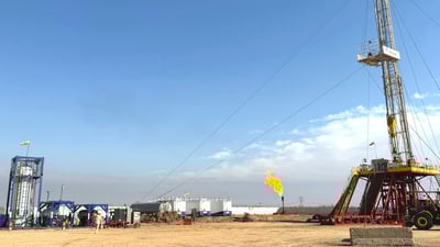 النفط يرتفع إلى 64.41 دولاراً وسط تهديدات أميركية لإيران