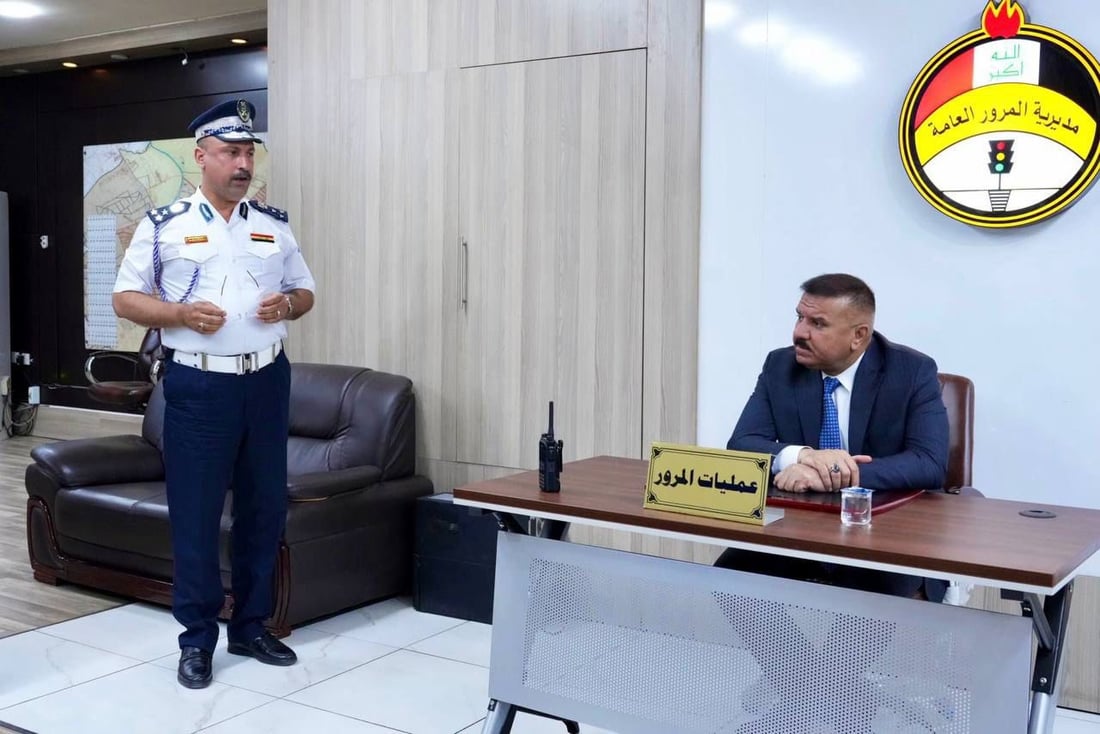 صور: وزير الداخلية يتابع حركة السير في بغداد من دائرة المرور العامة