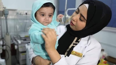 الديوانية.. الطفل “علوش” يعود إلى حضن والدته بعد 6 أشهر من الفراق