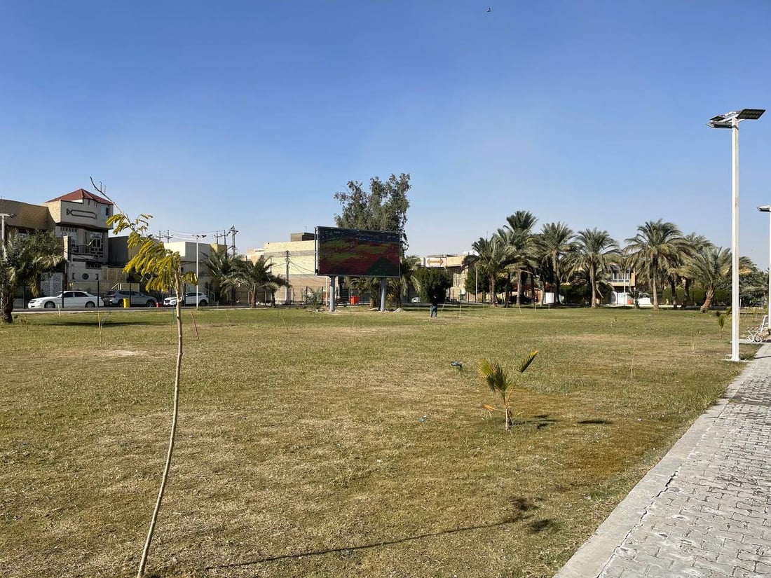 صور: النجف تستعد لكأس الخليج بشاشات عملاقة في المتنزهات العامة