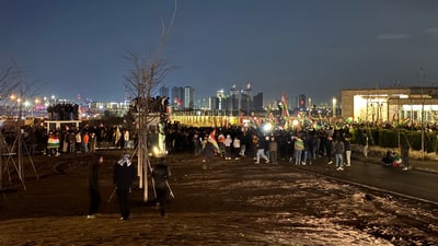 بۆ پاڵپشتی لە رۆژئاوا هاوڵاتیان لەبەردەم کونسوڵخانەی ئەمریکا گردبوونەوە