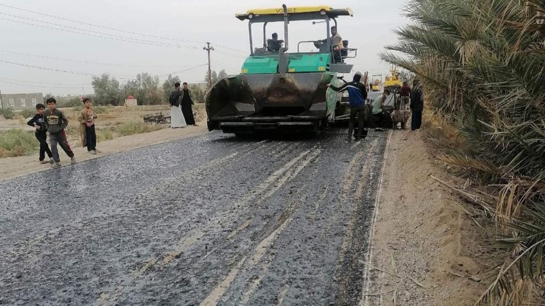 المثنى: الأهالي يمنعون الآليات من مغادرة “المحدد”: أكملوا تبليط الشارع