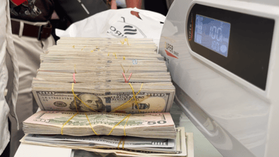 گرژییەکانی نێوان ئیسڕائیل و  ئێران بەهای دۆلاری بەرزکردەوە