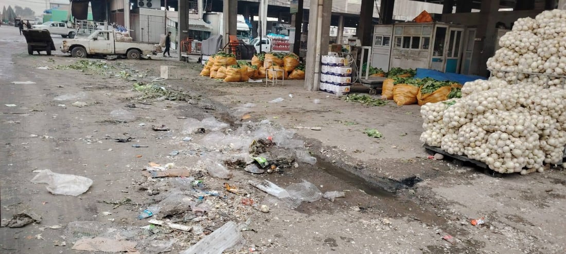 ژینگەپارێزی هەولێر سەر و ژێری پردەکانی پاک کردەوە