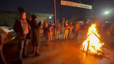 لە تربەسپی ئاگر و هەڵپەڕکێ بێدەنگیی شەو دەشکێنن