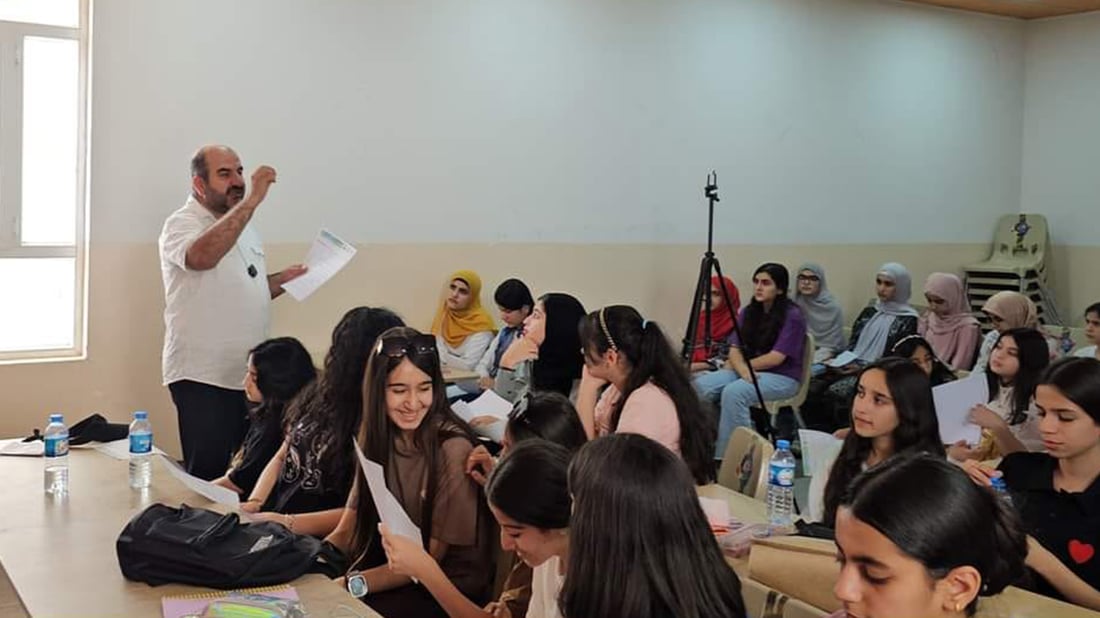 رێکخراوێک هۆشیاری پیس نەکردنی ژینگە دەباتە باخچە و قوتابخانەکان