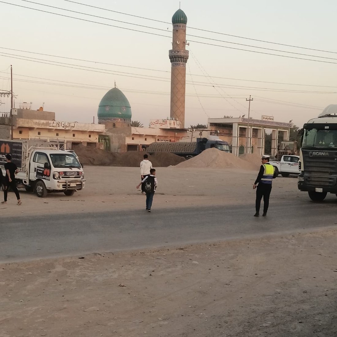 مهام جديدة لمرور واسط.. تأمين عبور التلاميذ في الشوارع القريبة من المدارس (صور)