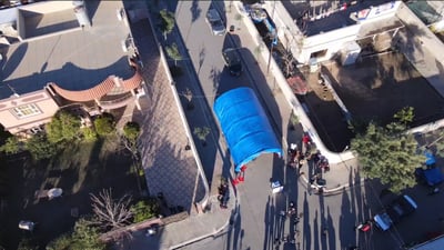 جوتیارانى کورد بە داسێکەوە بەرامبەر سوپا و عەرەبى هاوردە وەستاون