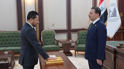 صور: أعضاء مجلس نينوى يؤدون اليمين أمام رئيس محكمة الاستئناف