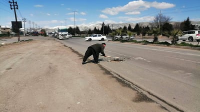 ئەو چاڵەی ترسی بۆ شۆفێران هەبوو وەستایەک پڕی کردەوە