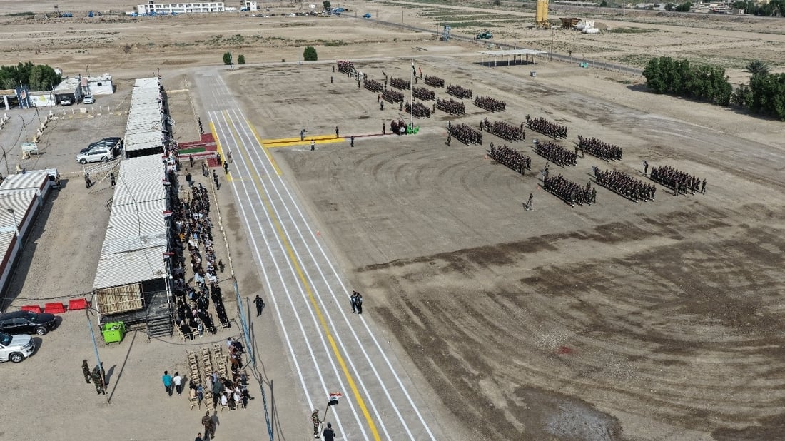 صور من الاستعراض العسكري لخريجي دورة عقود الشرطة في واسط