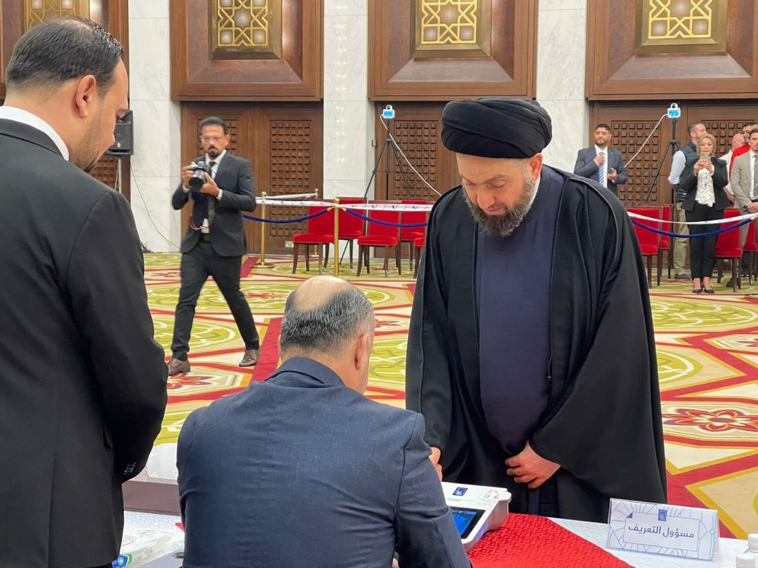 صور: عمار الحكيم وعادل عبد المهدي يدليان بصوتيهما في فندق الرشيد