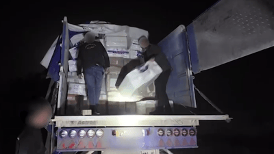 فيديو: ضبط “تريلة” أدوية معدة للتهريب في ديالى