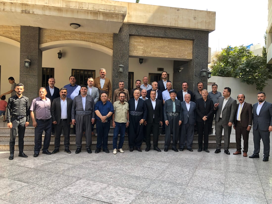 وجهاء البلدة المسيحية في أربيل زاروا المساجد وباركوا المولد النبوي (صور)